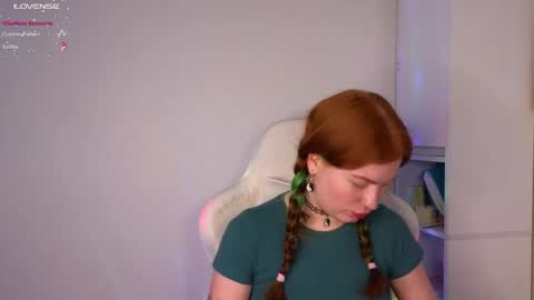 gingercute17 online show from April 14, 8:36 am