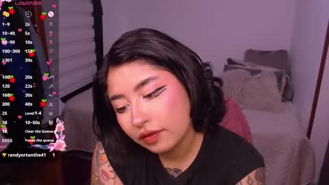 ginmeowuwu online show from March 13, 5:47 pm