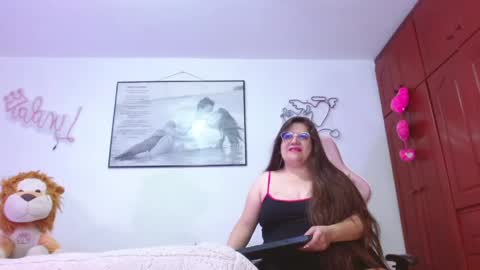 giorgina_montiere online show from April 17, 11:40 pm