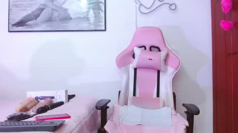 giorgina_montiere online show from January 6, 11:08 pm