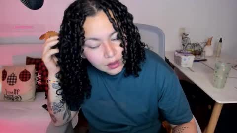 girl_inline online show from December 4, 12:57 am