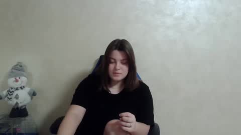 Snapshot of girl_leya chatting on January 5, 11:22 pm girl_leya online show from January 5, 11:22 pm