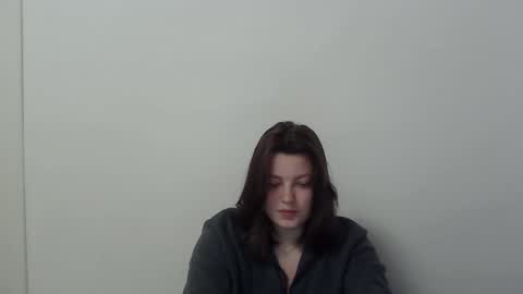 Snapshot of girl_leya chatting on October 5, 7:52 pm girl_leya online show from October 5, 7:52 pm