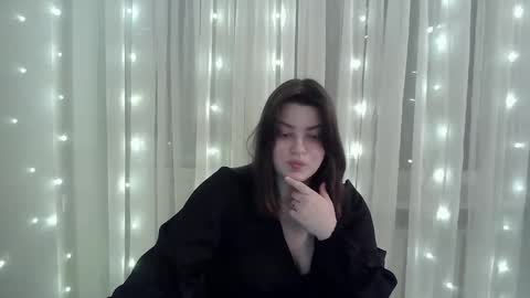 Snapshot of girl_leya chatting on February 12, 8:40 pm girl_leya online show from February 12, 8:40 pm