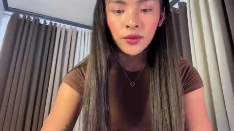 queen ronna online show from April 28, 4:11 pm