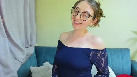 Maze    Thumbs up online show from January 21, 1:29 am