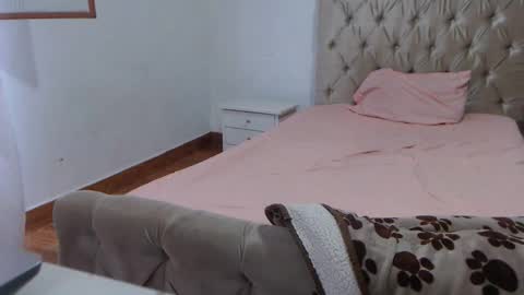 Victoria online show from November 8, 5:40 pm