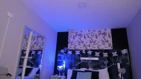     online show from October 22, 10:31 am