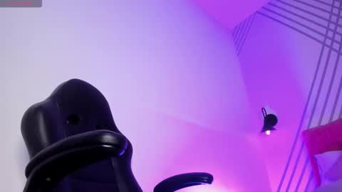 Giselle  online show from March 22, 8:31 am