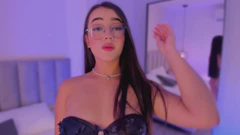 Snapshot of gisselle_palmer chatting on February 26, 7:29 pm online show from February 26, 7:29 pm