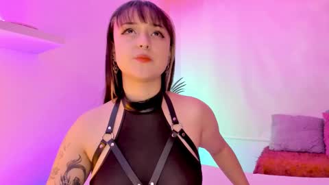 Mimi online show from November 7, 7:19 pm