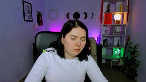 gloria_flower_ online show from March 14, 1:45 pm