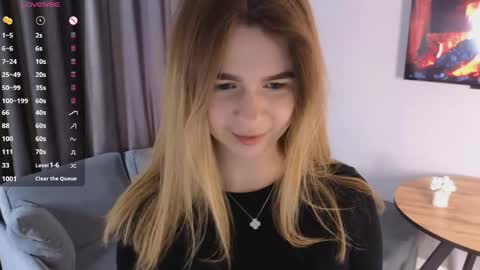 Mia online show from April 15, 10:16 am