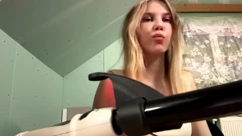 Liza online show from April 14, 5:46 pm