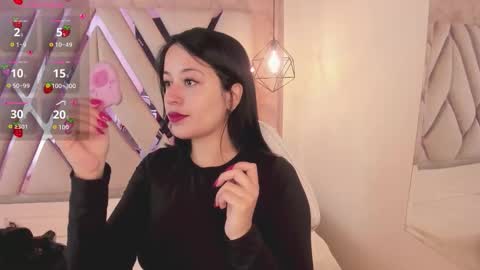 M A R T I N A  online show from February 5, 12:30 pm