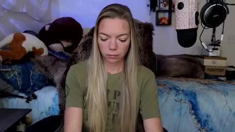 Patricia Mars           Goddess of Mars twitter thegoddessmindy online show from November 18, 4:19 pm