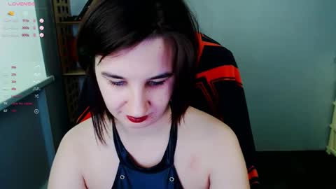 Snapshot of goddess_sophie99 chatting on February 8, 7:15 am Goddess Sophie99 online show from February 8, 7:15 am