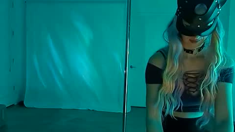 Goddess Delphine online show from November 14, 1:27 am