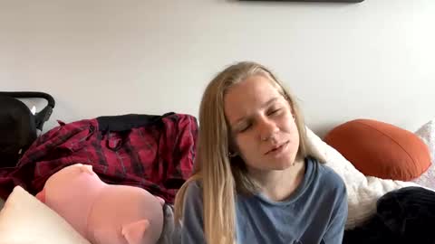 feyaa22 online show from February 19, 4:33 pm