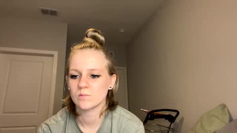 feyaa22 online show from January 20, 2:32 am