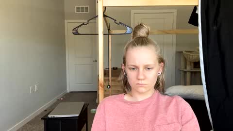 feyaa22 online show from March 6, 4:28 pm