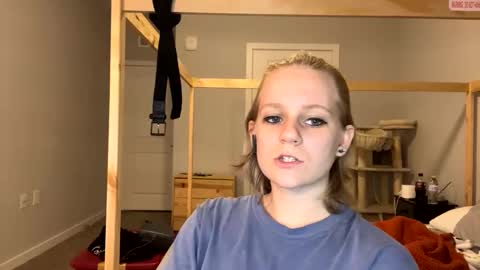 feyaa22 online show from January 18, 11:33 pm