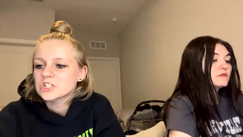 feyaa22 online show from January 18, 3:09 am