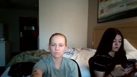 feyaa22 online show from September 11, 4:40 pm