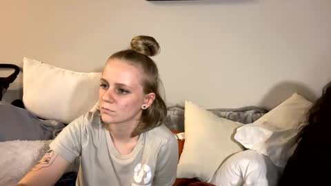 feyaa22 online show from February 9, 2:49 am