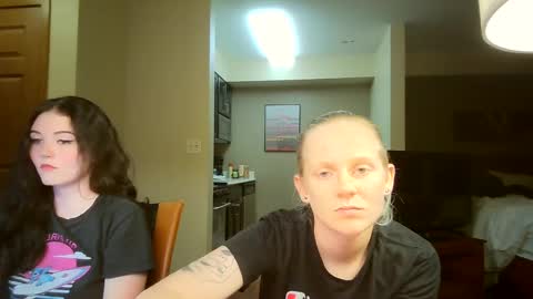 feyaa22 online show from September 18, 4:44 am