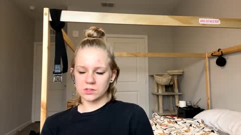 feyaa22 online show from January 19, 4:04 pm