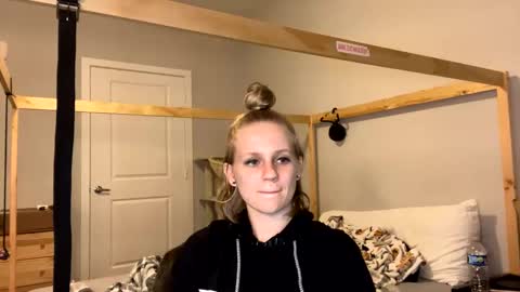 feyaa22 online show from February 2, 1:45 am