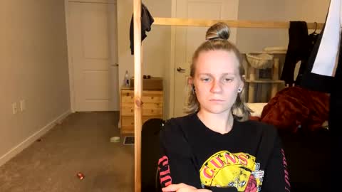 feyaa22 online show from March 9, 2:29 am