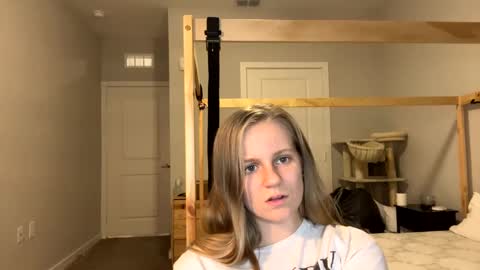 feyaa22 online show from February 18, 2:05 am