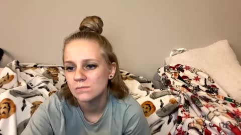 feyaa22 online show from February 11, 12:38 am