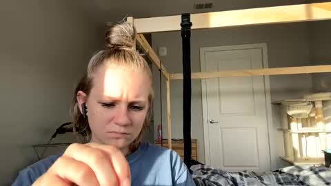 feyaa22 online show from January 28, 1:16 pm