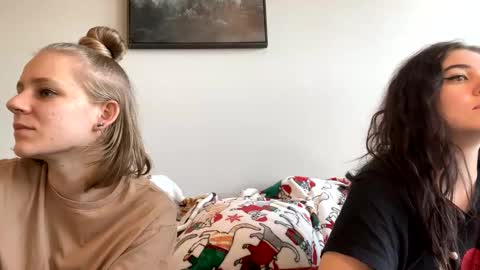 feyaa22 online show from February 9, 3:45 pm