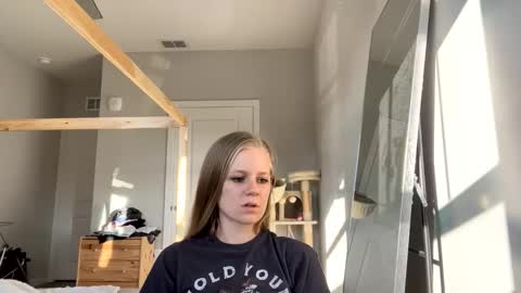 feyaa22 online show from January 12, 1:37 pm