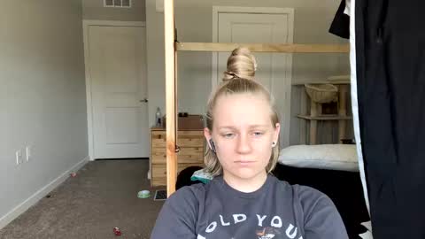 feyaa22 online show from March 8, 4:26 pm