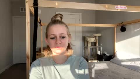 feyaa22 online show from February 10, 1:22 pm