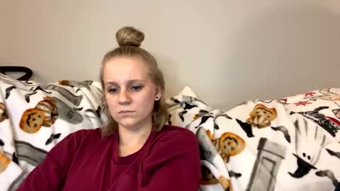 feyaa22 online show from February 12, 1:19 am