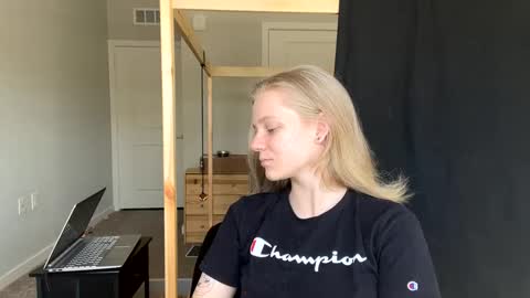 feyaa22 online show from March 2, 3:42 pm