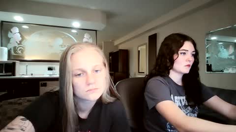 feyaa22 online show from September 23, 3:59 am