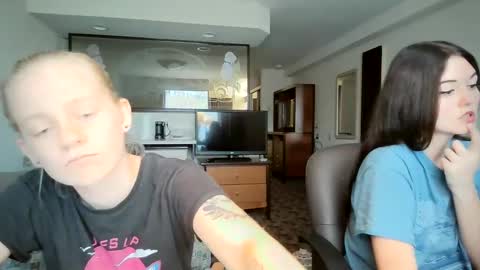 feyaa22 online show from September 24, 4:39 pm