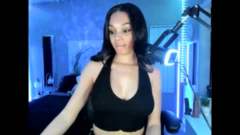 Snapshot of goddessjanae chatting on October 25, 5:59 am Myonna The Cum God online show from October 25, 5:59 am