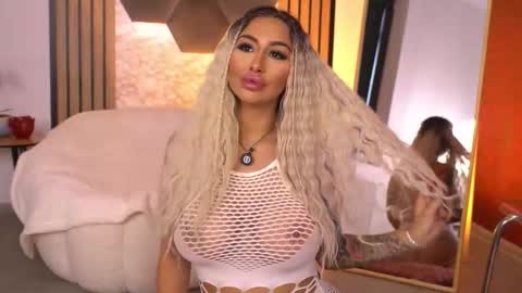 GoldenAmberX online show from February 12, 5:53 am