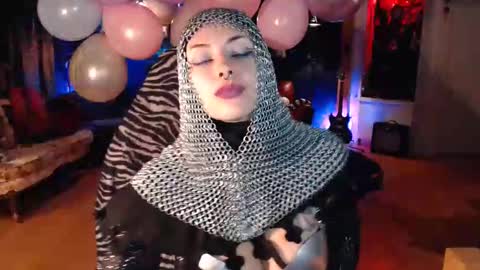 Snapshot of gothstripper chatting on November 2, 12:47 am Hezra online show from November 2, 12:47 am