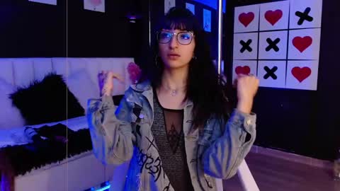 Meredith Alessandra online show from March 4, 4:38 am