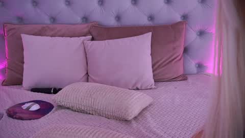 gracedaviess online show from April 14, 3:34 pm