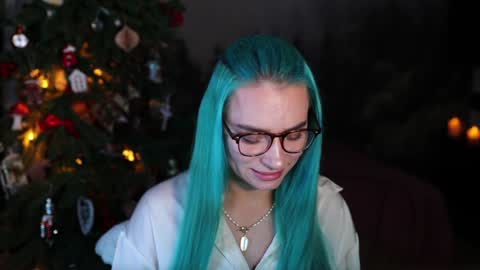 Snapshot of gracegreen chatting on December 30, 6:53 am I will be glad to see you  30 N  1800  - 2300 gmt3  online show from December 30, 6:53 am